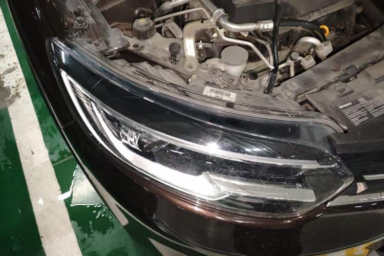 Used Renault Kadjar 2017 2.0L Two-Wheel Drive Comfort Edition Right Front Headlight