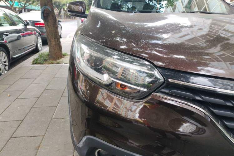 Used Renault Kadjar 2017 2.0L Two-Wheel Drive Comfort Edition Right Front Headlight
