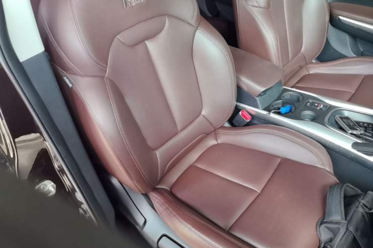 Used Renault Kadjar 2017 2.0L 120th Anniversary Limited Edition Right Front Seat