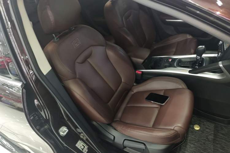 Used Renault Kadjar 2017 2.0L 120th Anniversary Limited Edition Right Front Seat