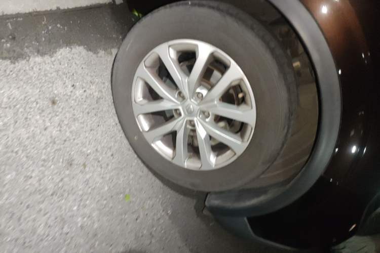 Used Renault Kadjar 2017 2.0L Two-Wheel Drive Comfort Edition Right Front Wheel Hub