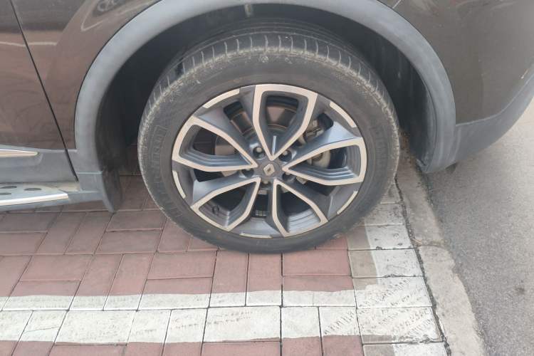 Used Renault Kadjar 2017 2.0L 120th Anniversary Limited Edition Right Front Wheel Hub