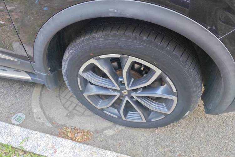 Used Renault Kadjar 2017 2.0L 120th Anniversary Limited Edition Right Front Wheel Hub