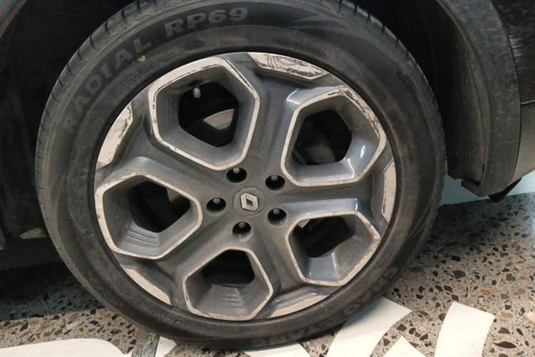 Used Renault Kadjar 2017 2.0L Two-Wheel Drive Luxury Edition Right Front Wheel Hub