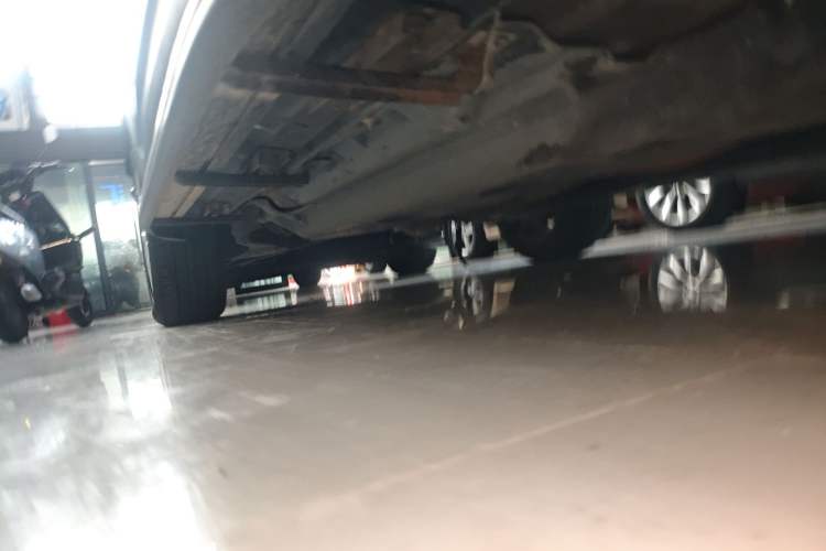 Used Renault Kadjar 2017 2.0L Two-Wheel Drive Comfort Edition Right Side Sill