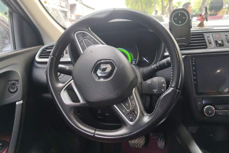 Used Renault Kadjar 2017 2.0L Two-Wheel Drive Comfort Edition Steering Wheel