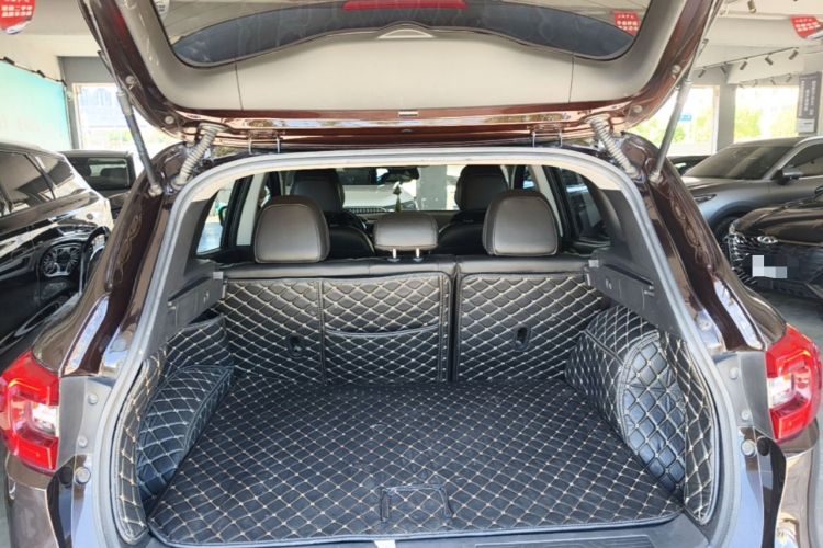 Used Renault Kadjar 2017 2.0L Two-Wheel Drive Luxury Edition Trunk