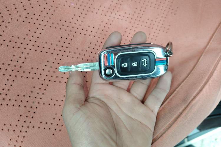 Used Renault Kadjar 2017 2.0L Two-Wheel Drive Comfort Edition Vehicle Key