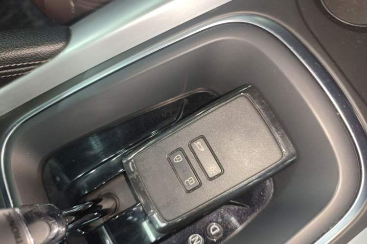 Used Renault Kadjar 2017 2.0L 120th Anniversary Limited Edition Vehicle Key