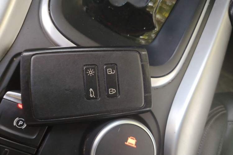 Used Renault Kadjar 2017 2.0L Two-Wheel Drive Luxury Edition Vehicle Key