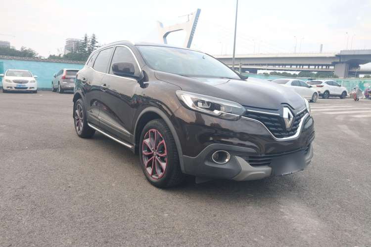 Used Renault Kadjar 2017 2.0L Two-Wheel-Drive Leading Edition Front Right 45 Deg