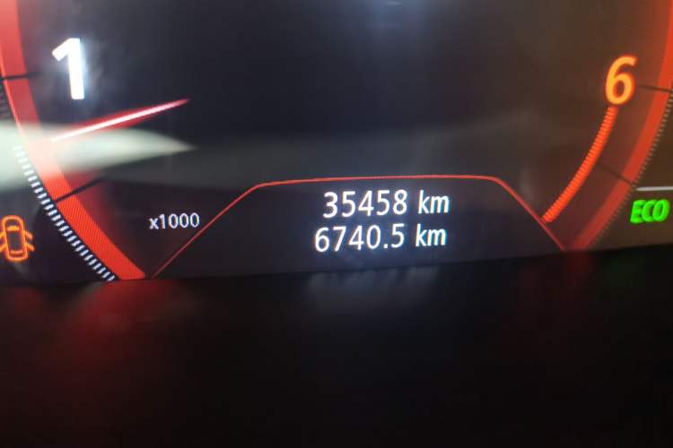 Used Renault Kadjar 2017 2.0L Two-Wheel-Drive Leading Edition Odometer Close Up