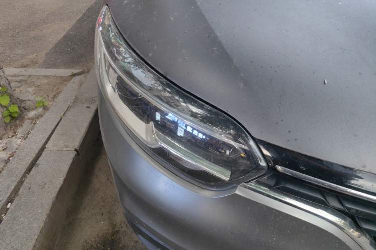 Used Renault Kadjar 2017 2.0L Two-Wheel Drive Fashion Edition Right Front Headlight