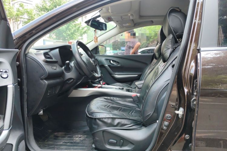 Used Renault Kadjar 2017 2.0L Two-Wheel Drive Luxury Edition Left Front Seat