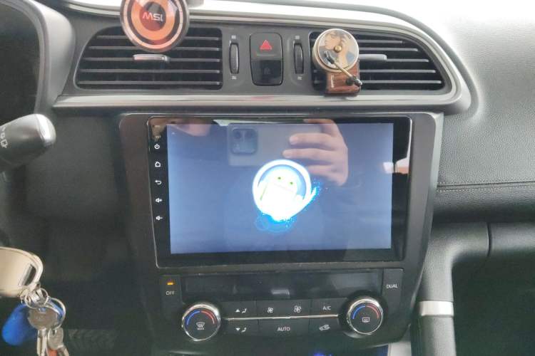 Used Renault Kadjar 2017 2.0L Two-Wheel Drive Comfort Edition Audio And AC Panel