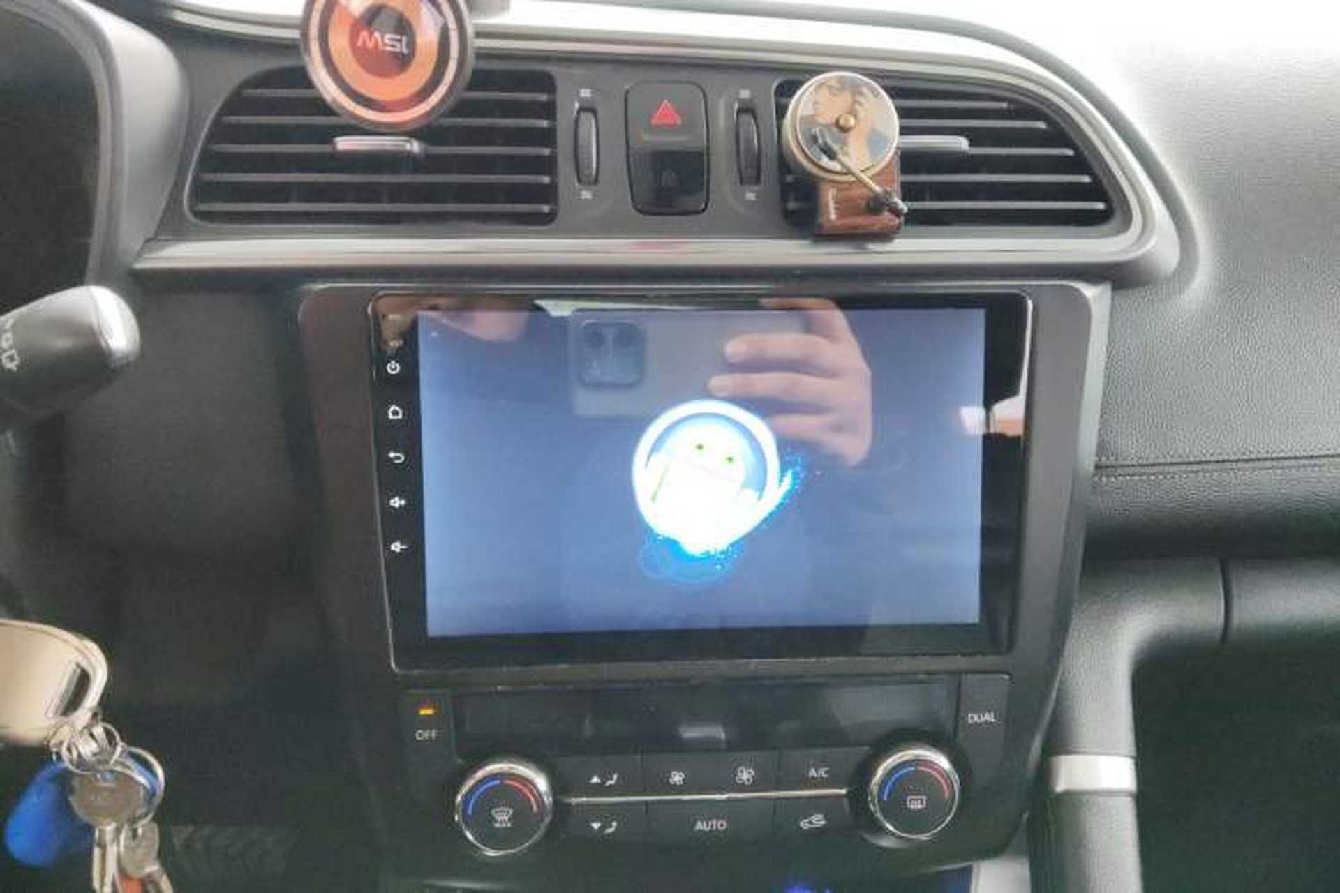 Used Renault Kadjar 2017 2.0L Two-Wheel Drive Comfort Edition Audio And AC Panel