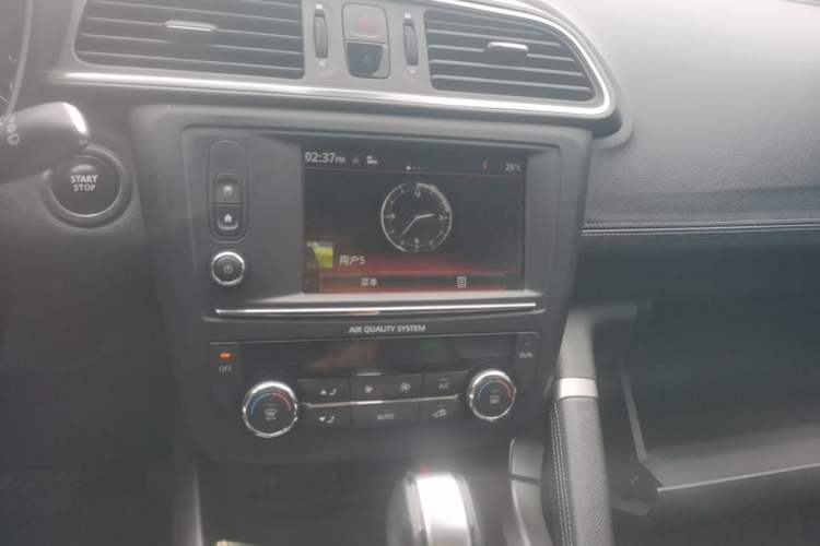 Used Renault Kadjar 2017 2.0L Two-Wheel Drive Luxury Edition Audio And AC Panel