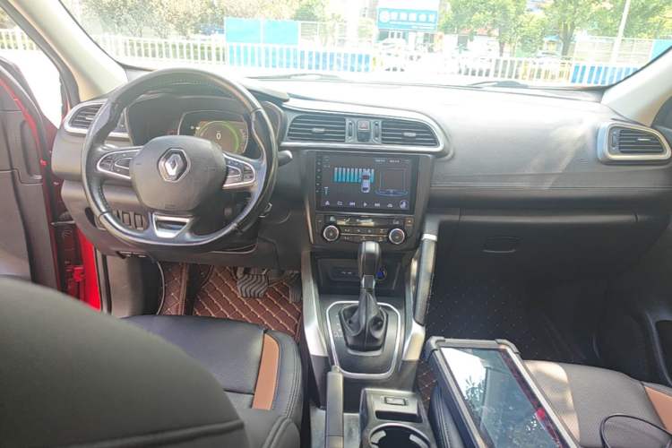 Used Renault Kadjar 2017 2.0L Two-Wheel Drive Comfort Edition Center Console