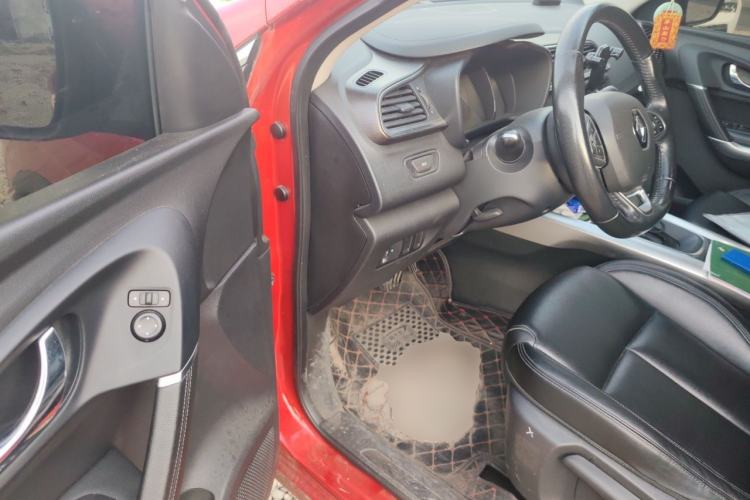 Used Renault Kadjar 2017 2.0L Two-Wheel-Drive Leading Edition Driver Seat
