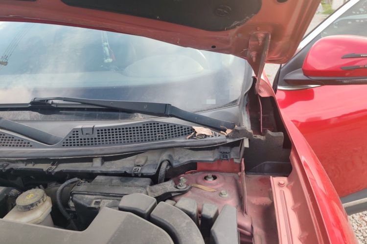 Used Renault Kadjar 2017 2.0L Two-Wheel-Drive Leading Edition Engine Bay Left