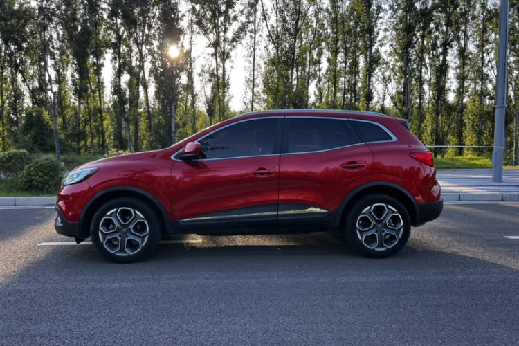 Used Renault Kadjar 2017 2.0L Two-Wheel Drive Luxury Edition Exterior 2