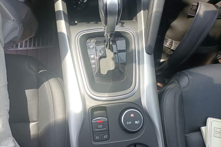 Used Renault Kadjar 2017 2.0L Two-Wheel Drive Luxury Edition Gear Lever