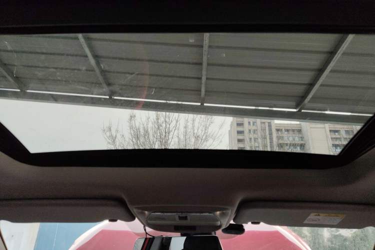 Used Renault Kadjar 2017 2.0L Two-Wheel Drive Comfort Edition Headliner