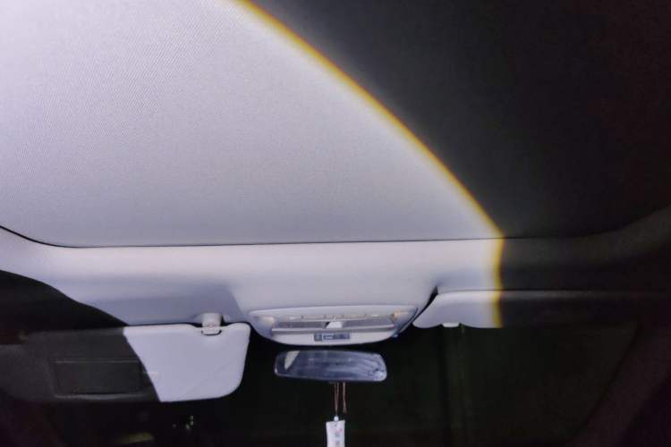 Used Renault Kadjar 2017 2.0L Two-Wheel Drive Comfort Edition Headliner