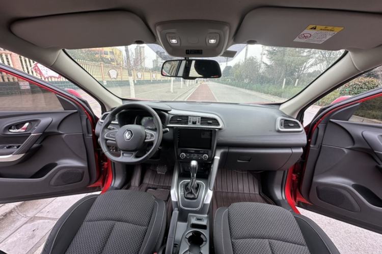 Used Renault Kadjar 2017 2.0L Two-Wheel Drive Fashion Edition Interior 1