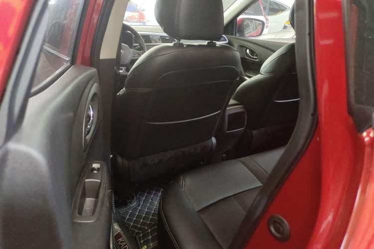 Used Renault Kadjar 2017 2.0L Two-Wheel Drive Comfort Edition Interior 1