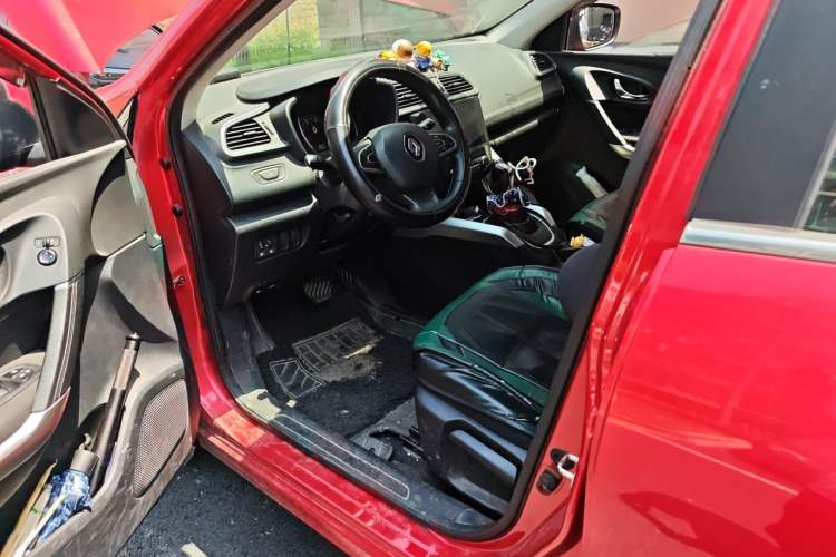Used Renault Kadjar 2017 2.0L Two-Wheel Drive Fashion Edition Interior 3