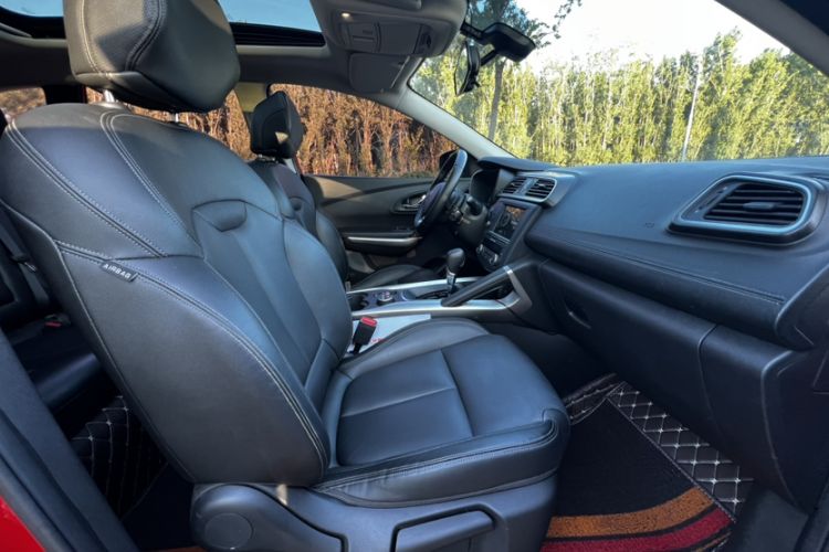Used Renault Kadjar 2017 2.0L Two-Wheel Drive Luxury Edition Interior 3