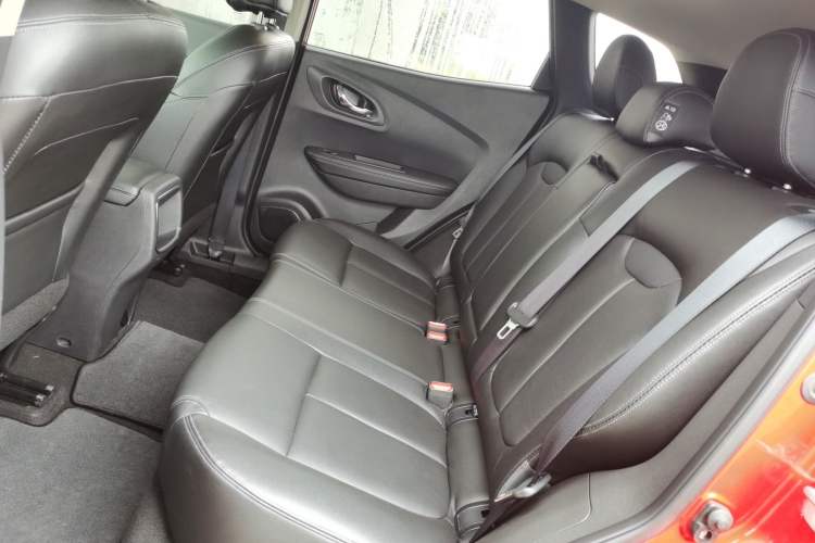 Used Renault Kadjar 2017 2.0L Two-Wheel Drive Luxury Edition Interior 4