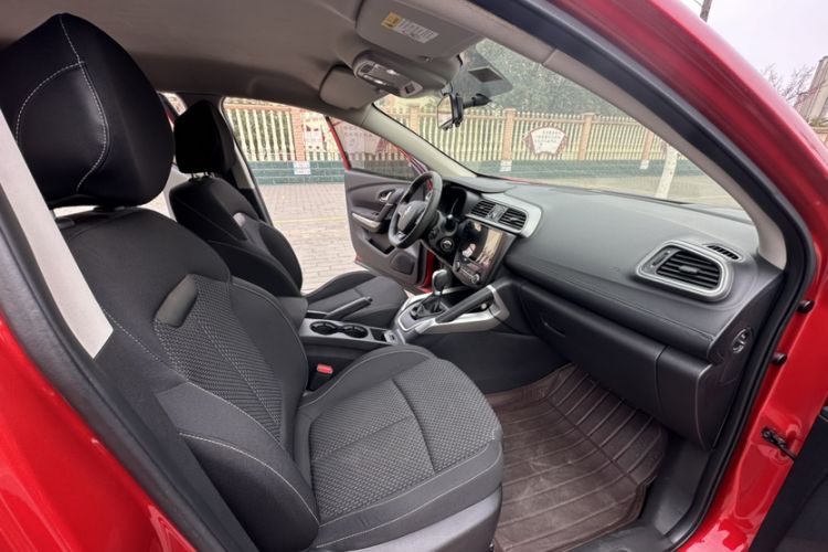 Used Renault Kadjar 2017 2.0L Two-Wheel Drive Fashion Edition Interior 7