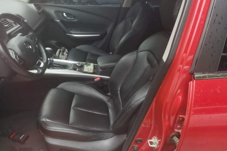 Used Renault Kadjar 2017 2.0L Two-Wheel Drive Luxury Edition Left Front Seat