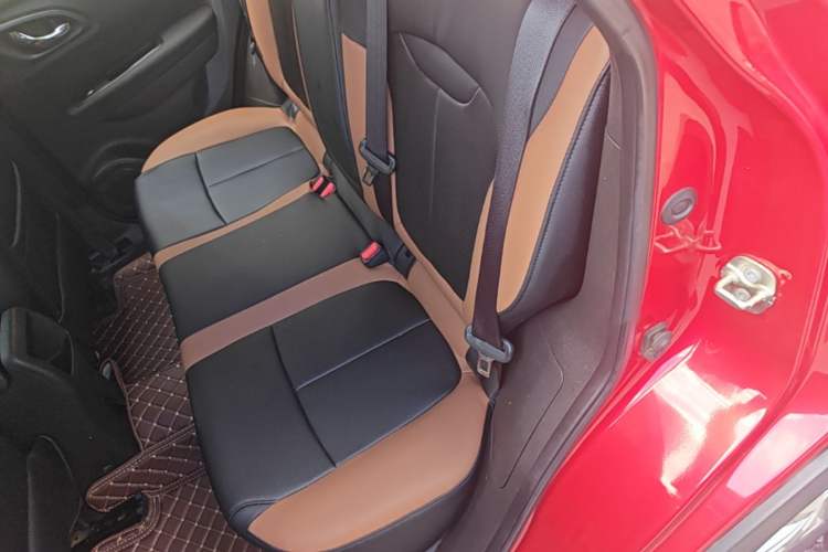 Used Renault Kadjar 2017 2.0L Two-Wheel Drive Comfort Edition Left Rear Seat