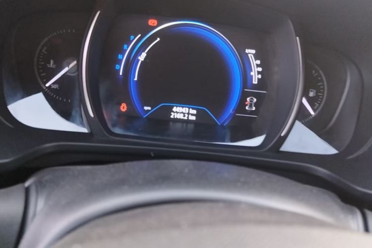 Used Renault Kadjar 2017 2.0L Two-Wheel Drive Luxury Edition Odometer Close Up