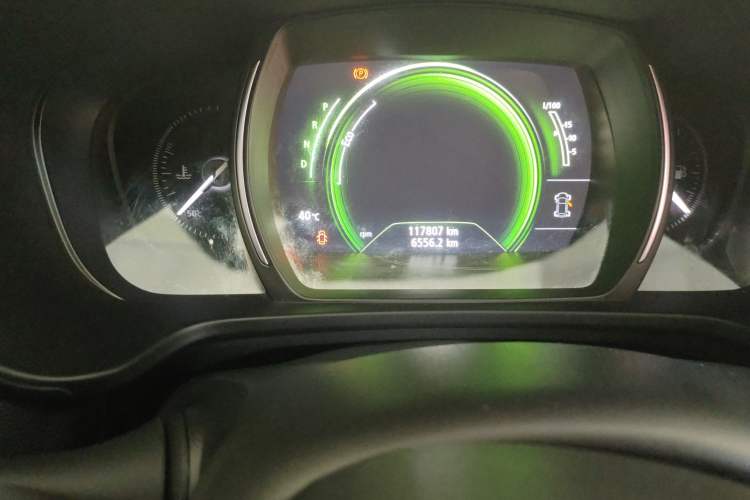 Used Renault Kadjar 2017 2.0L Two-Wheel Drive Comfort Edition Odometer Close Up