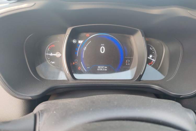Used Renault Kadjar 2017 2.0L Two-Wheel-Drive Leading Edition Odometer Close Up