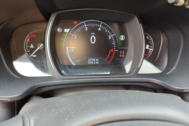 Used Renault Kadjar 2017 2.0L Two-Wheel-Drive Leading Edition Odometer Close Up