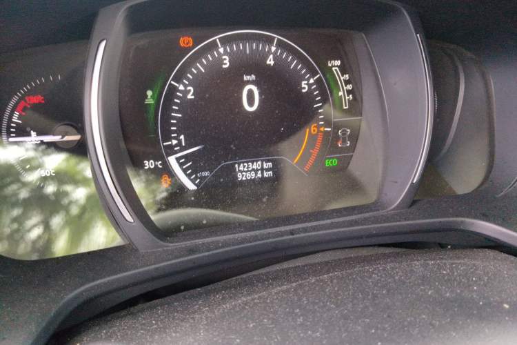 Used Renault Kadjar 2017 1.2T Two-Wheel Drive Fashion Edition Odometer Close Up