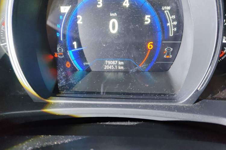 Used Renault Kadjar 2017 2.0L Two-Wheel Drive Comfort Edition Odometer Close Up