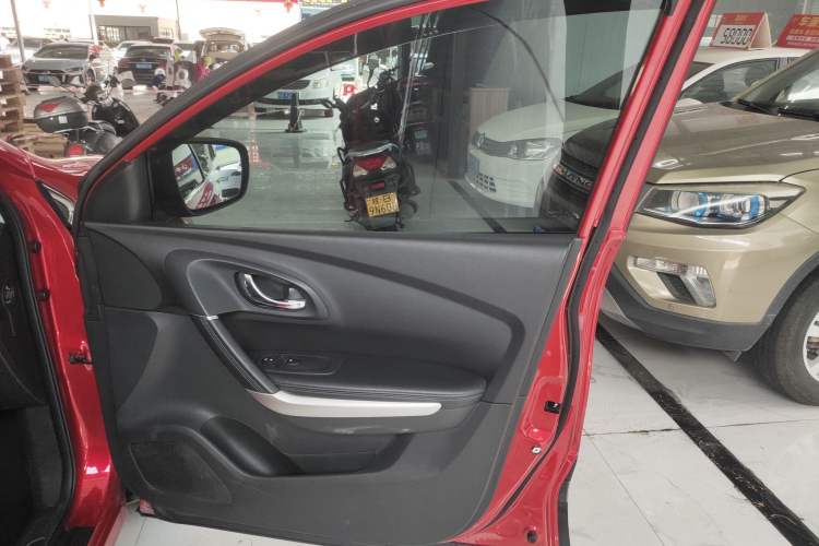 Used Renault Kadjar 2017 2.0L Two-Wheel-Drive Leading Edition Right Front Door Interior