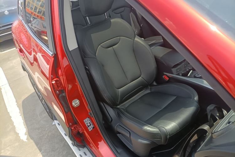 Used Renault Kadjar 2017 2.0L Two-Wheel Drive Luxury Edition Right Front Seat