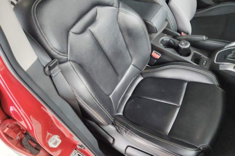 Used Renault Kadjar 2017 2.0L Two-Wheel Drive Comfort Edition Right Front Seat