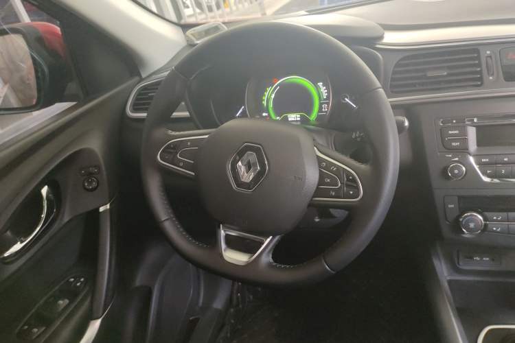 Used Renault Kadjar 2017 2.0L Two-Wheel Drive Comfort Edition Steering Wheel