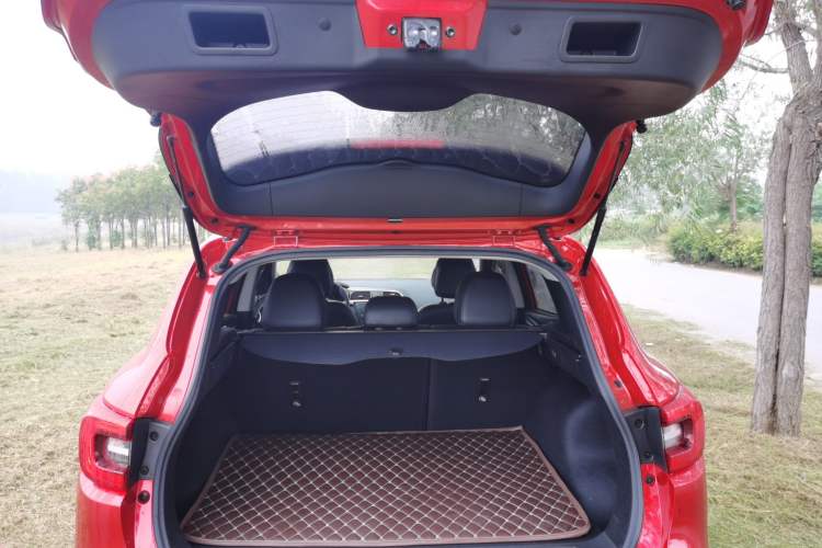Used Renault Kadjar 2017 2.0L Two-Wheel Drive Luxury Edition Trunk