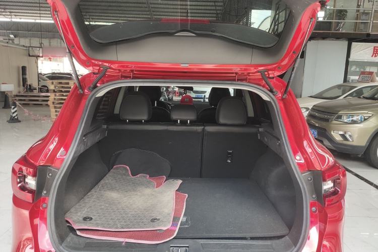 Used Renault Kadjar 2017 2.0L Two-Wheel-Drive Leading Edition Trunk