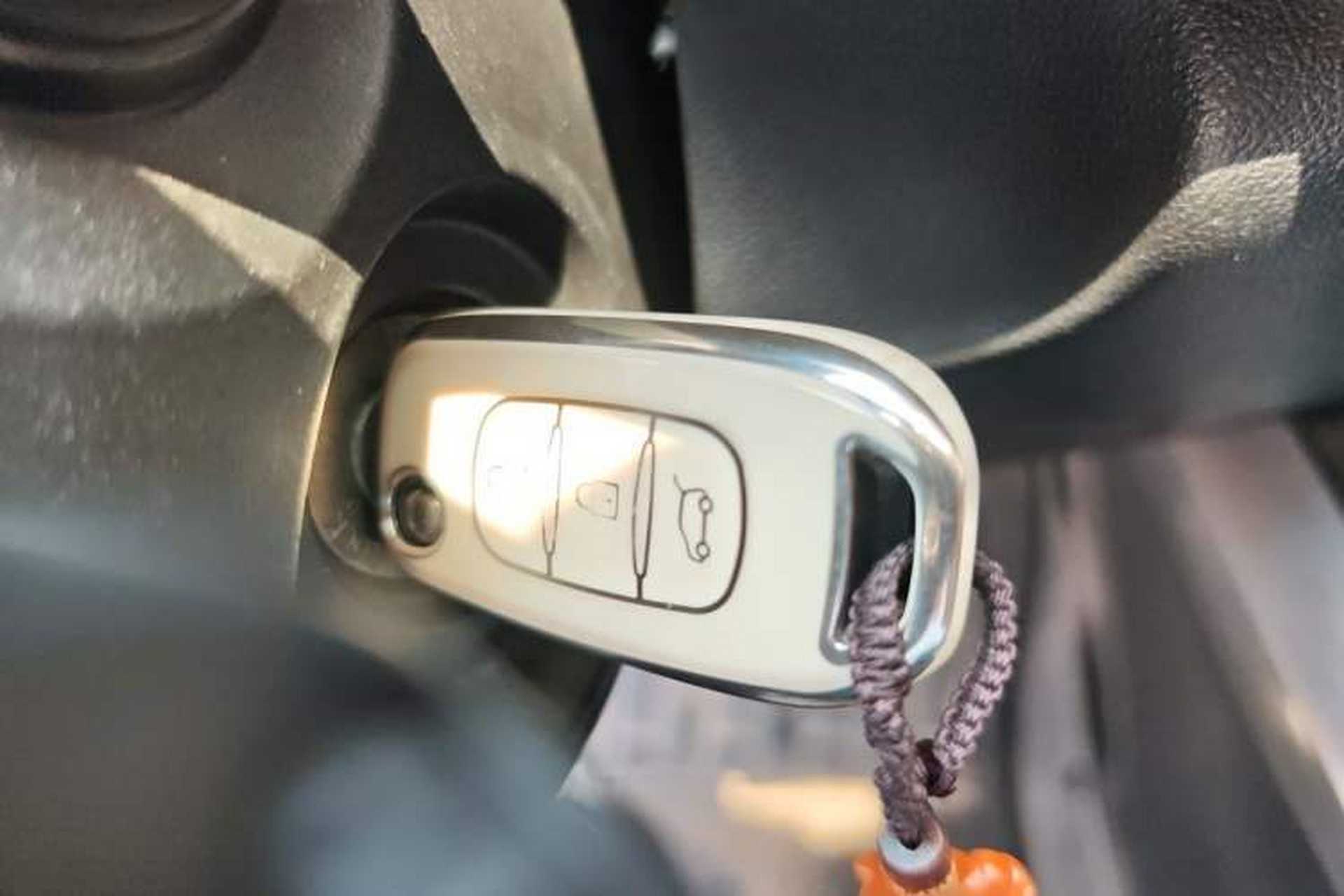 Used Renault Kadjar 2017 2.0L Two-Wheel Drive Fashion Edition Vehicle Key