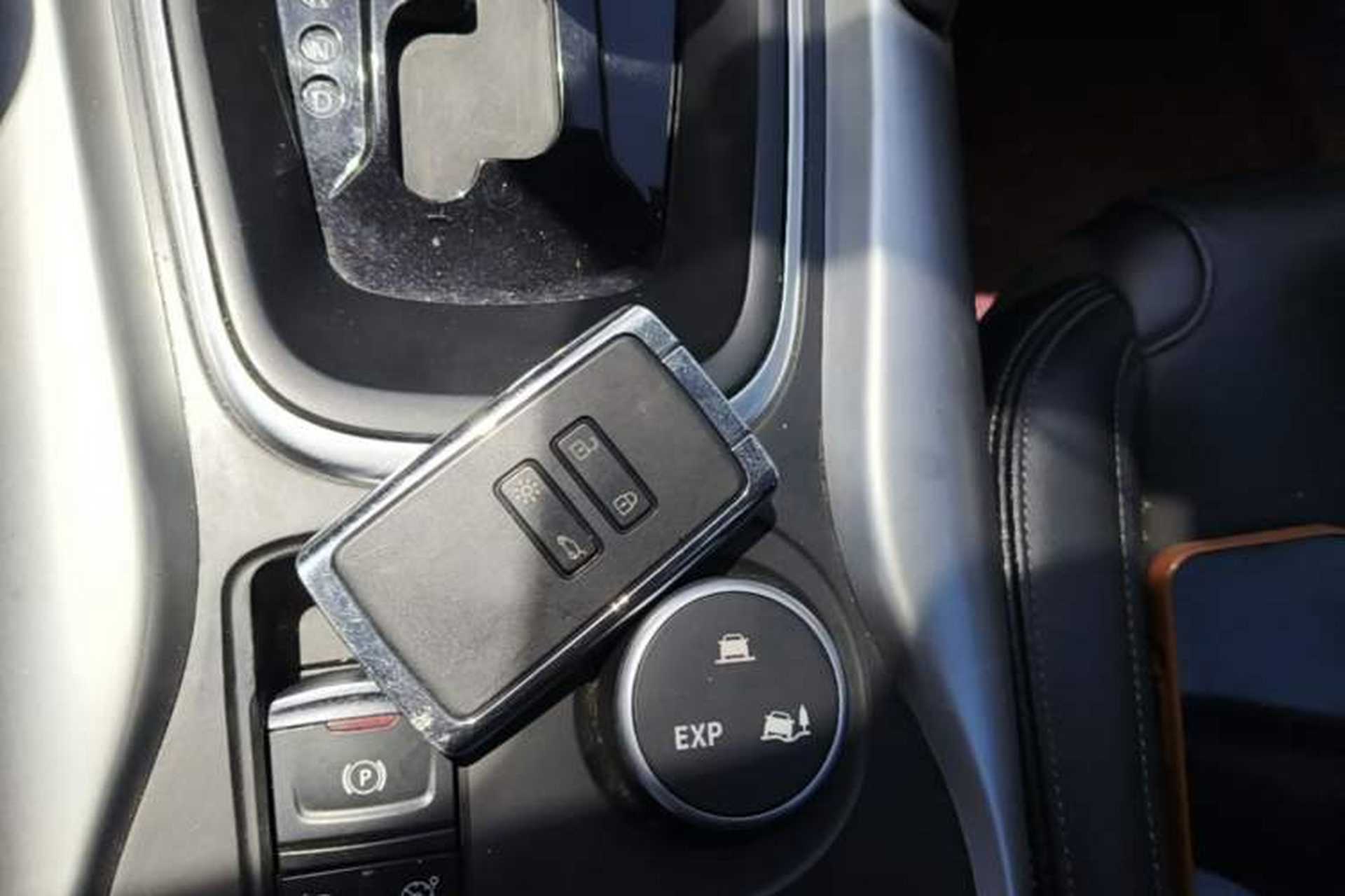 Used Renault Kadjar 2017 2.0L Two-Wheel Drive Luxury Edition Vehicle Key